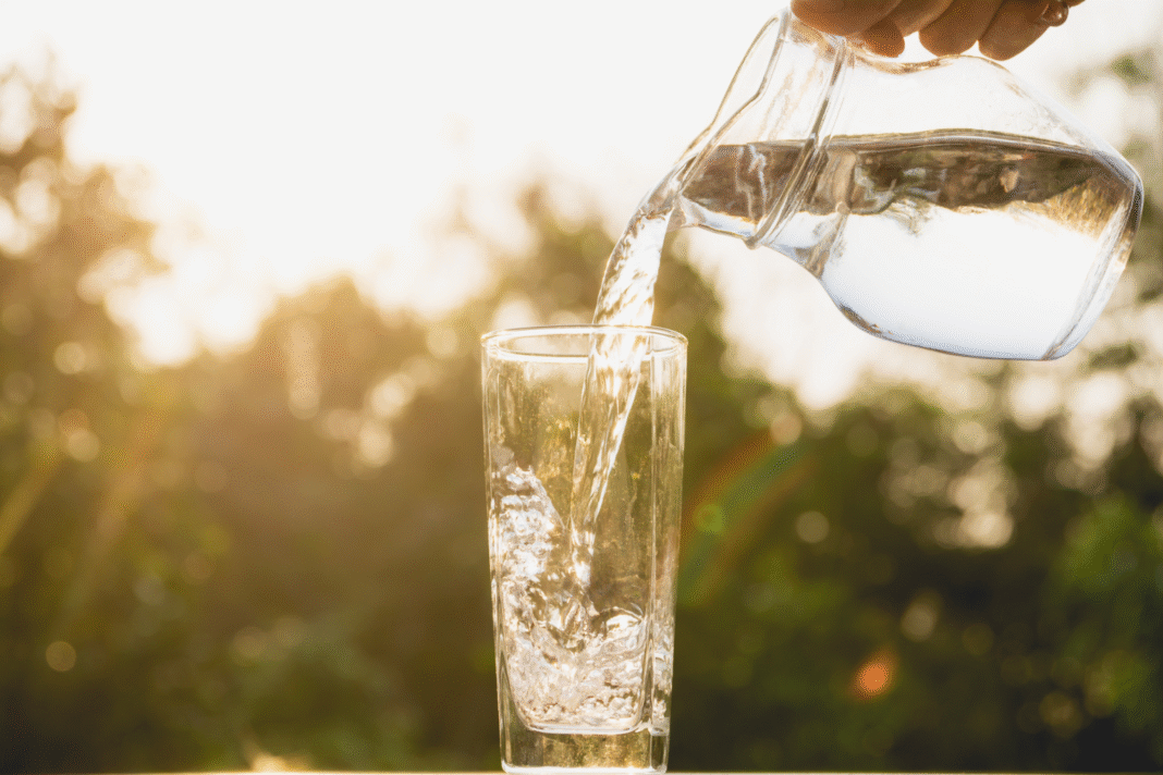 what makes water alkaline